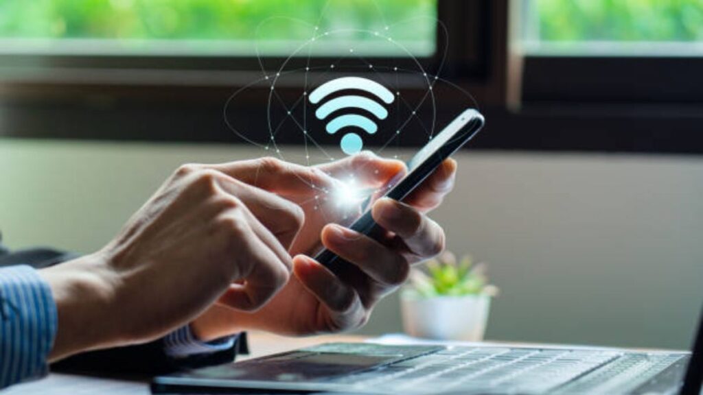 Protect your smartphone by turning off Wi-Fi when leaving home